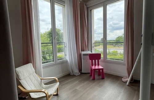 Vert-Saint-Denis House | House With Private Pool
