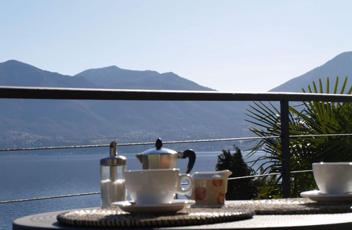 Oggebbio Apartment | house with private garden and wonderful lake view