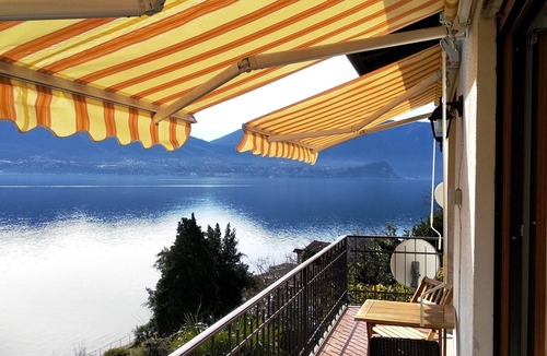 Resiga Apartment | house with private terrace and beautiful lake view
