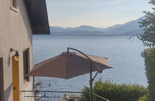 Resiga Apartment | house with private terrace and beautiful lake view