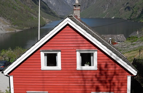Gudvangen House | House with terrific fjord view