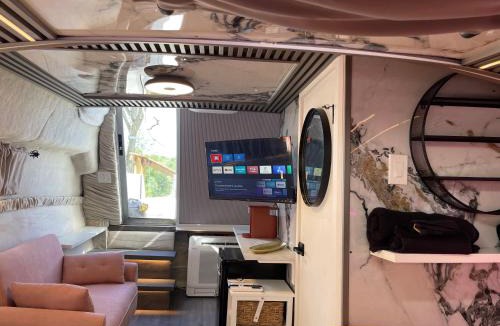 Tweed Other | Houseboat
