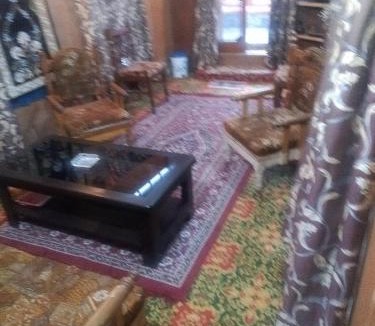 Hardoi House | Houseboat