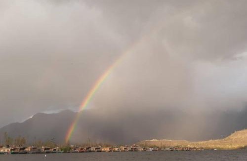 Dal Lake Hotel | houseboat star ruby snow view