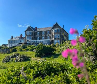 The Lizard Hotel | Housel Bay Hotel