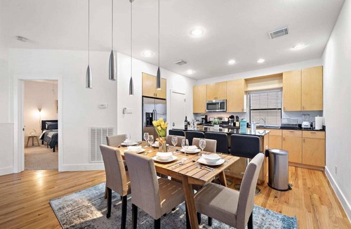 South Central Houston House | Houston Getaway by Downtown | Pool Table | Pets