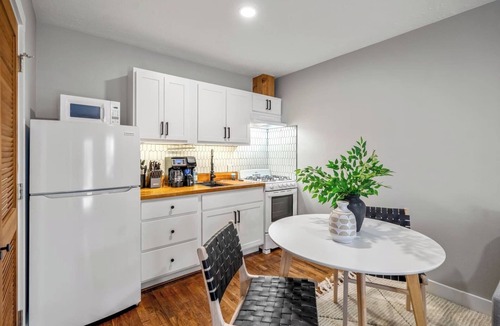 Greater East End Apartment | Houston hideaway minutes from Downtown, near top attractions with parking and easy self check-in