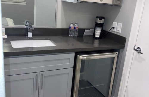 East Downtown Houston House | Houston Private Suite East Downtown Welcome Sports fans!
