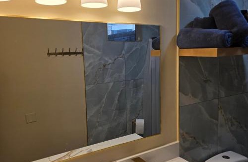 Clodine House | HoustonGem Private Pool & Hot Tub 20 Min to DT