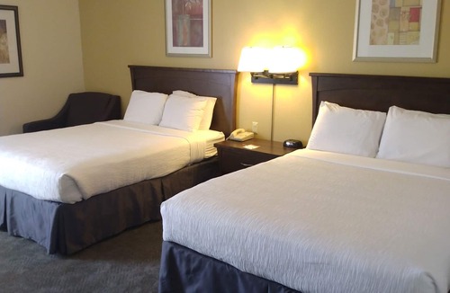Hadley Hotel | Howard Johnson by Wyndham Amherst Hadley