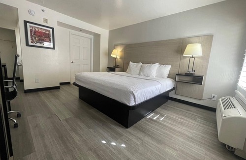 Tempe Hotel | Howard Johnson By Wyndham Tempe University/Phoenix