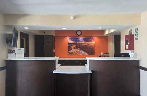 Williams Hotel | Howard Johnson by Wyndham Williams
