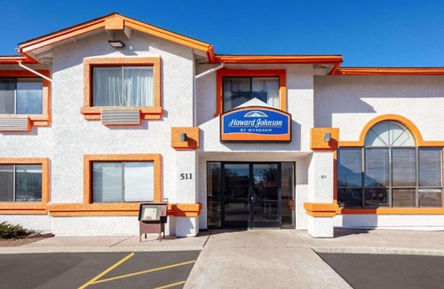 Williams Hotel | Howard Johnson by Wyndham Williams