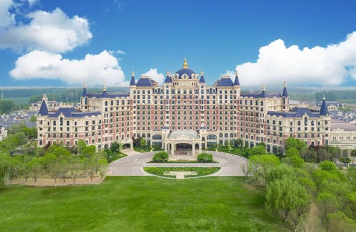 Shunyi Hotel | Howard Johnson Junhe Hot Springs Resort Beijing北京君和豪生酒店