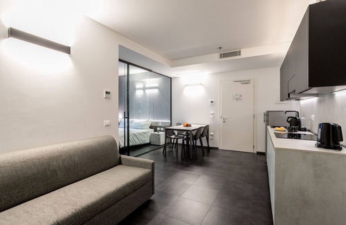 Mestre Apartment | Htm Tower - 1104 Executive by Halldis