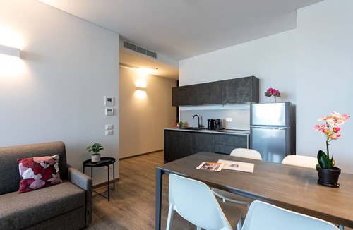 Mestre Apartment | Htm Tower - 1202 Executive Terrazza by Halldis