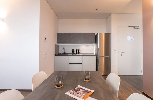 Mestre Apartment | Htm Tower - 1301 Executive by Halldis