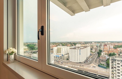 Mestre Apartment | Htm Tower - 1301 Executive by Halldis