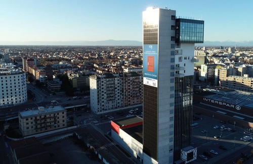 Mestre Apartment | Htm Tower - 401 Executive by Halldis