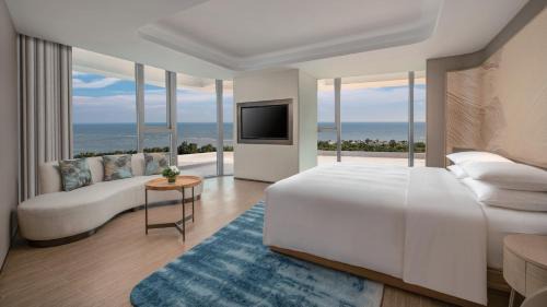 Yinhai Resort | HUALUXE Beihai Silver Beach Resort by IHG