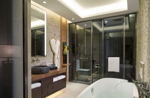 Jiangcheng District Hotel | HUALUXE Hotels & Resorts Yangjiang City Center by IHG