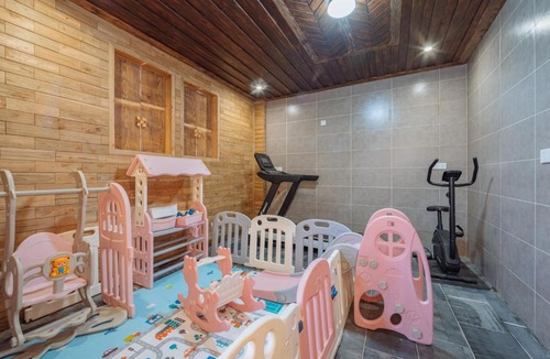 Xiangxi Bed & Breakfast | Huazhu Baihe Huagu Inn