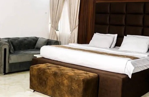 Owerri Hotel | Hubbies Royale Hotel