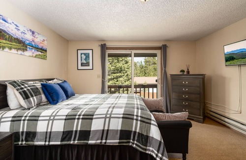 West Yellowstone House | Huckleberry House
