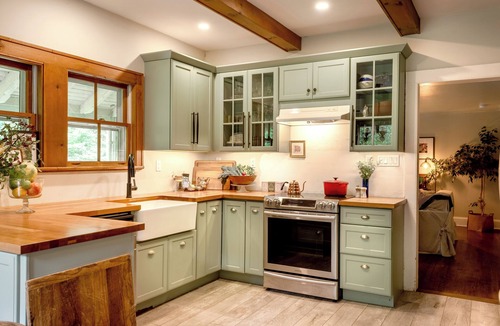 Poughkeepsie Bed & Breakfast | Hudson Pond · Hideaway King Suite · GF Breakfast