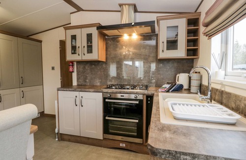 Warton Cottage | HUDSON'S HIDEAWAY, pet friendly in South Lakeland Leisure Village