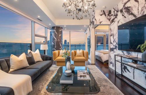 Toronto Entertainment District Apartment | Hudson Suites - Entertainment District Downtown CN Tower View Balcony Pool & Hot Tub