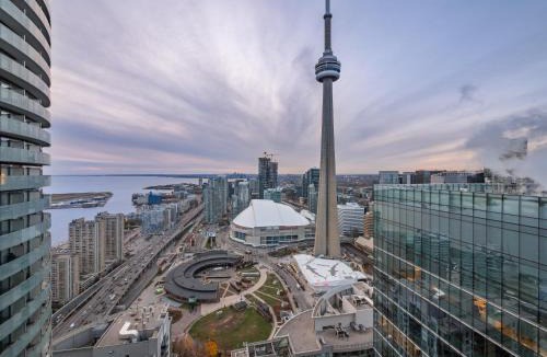 Toronto Entertainment District Apartment | Hudson Suites - Entertainment District Downtown CN Tower View Balcony Pool & Hot Tub