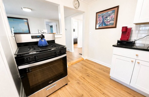 Port Jervis Apartment | Hudson Valley Escape - Walk to Downtown & Hiking