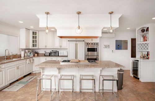 Town of East Fishkill House | Hudson Valley Retreat | Hot Tub, Pool & Gym