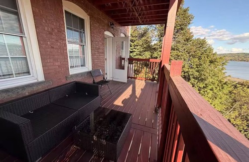 Middle Hope Apartment | Hudson Valley Top Getaway with a River View B