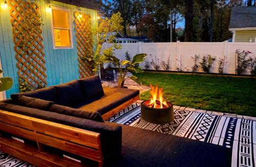 North Beach House | Huge Beach Bungalow- Yard, Beach Pass, King Beds