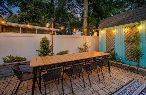 North Beach House | Huge Beach Bungalow- Yard, Beach Pass, King Beds