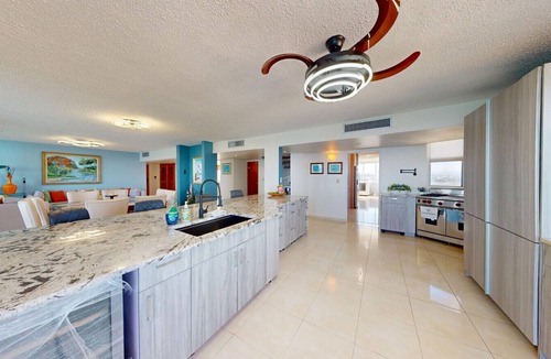 Isla Verde Apartment | Huge Beach Front Penthouse