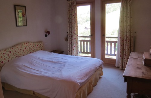 Combloux Ski Chalet | Huge Chalet in Combloux, sleeps up to 14, 5mins access to huge Evasion ski area.