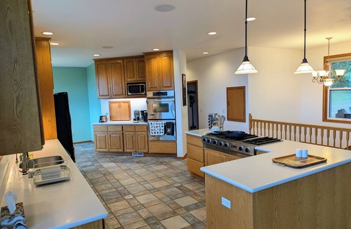 Sultan Ski Chalet | Huge Chalet on 17 acres - Epic Mountain Views + Hot tub! 5 bed/3.5 bath