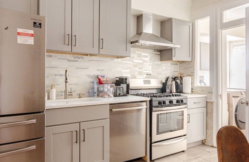 Near Northeast House | Huge DC Home Sleeps 21 | Prime Location