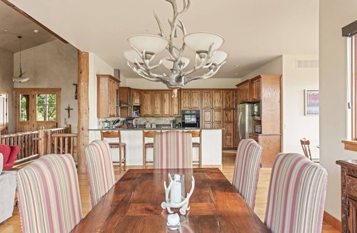 Cordillera House | Huge Dog friendly Home with Stunning Views & Hot Tub - 4 Bedrooms