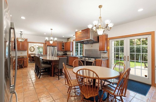 York Harbor House | HUGE family Home! Sleeps 27 comfortably. 3/10 mile from the Beach!