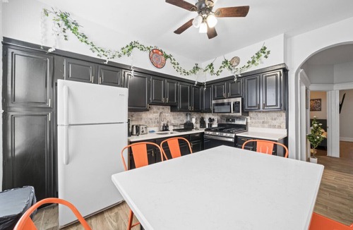 Bayonne House | ✨ Huge Family Retreat Near NYC, MetLife & American Dream Mall