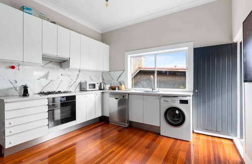 Cremorne Apartment | Huge Harbour View Apartment In Historic Home