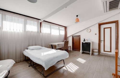 Cekirge Mahallesi House | Huge Hotel Room w Shared Terrace in Bursa