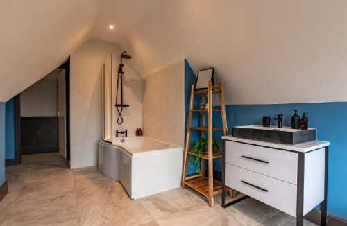 Bognor Regis House | Huge Luxury 6-Bedroom House with Off-Road Parking, Pet-friendly - SUMMER SPECIAL OFFER! by Blue Puffin Stays