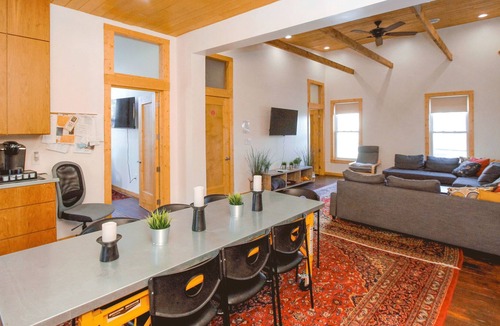 Fifth Ward Apartment | HUGE open concept 3 BR loft in downtown Milwaukee