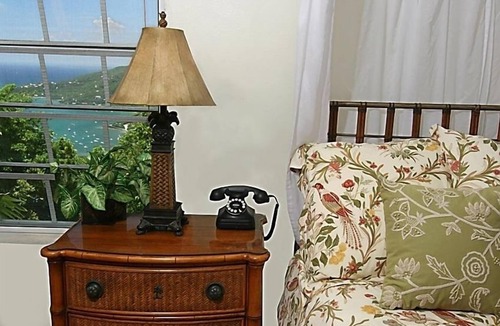 Upper Carolina Villa | HUGE PANORAMIC views over Coral Bay and BVIs! Peaceful. Private. SUNNY pool