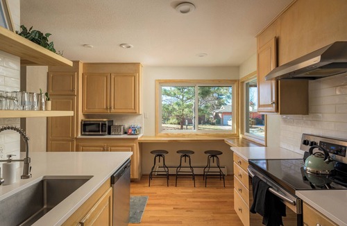 Southeast House | Huge secluded yard hot-tub game room 5-15 min to DU, DTC, DT